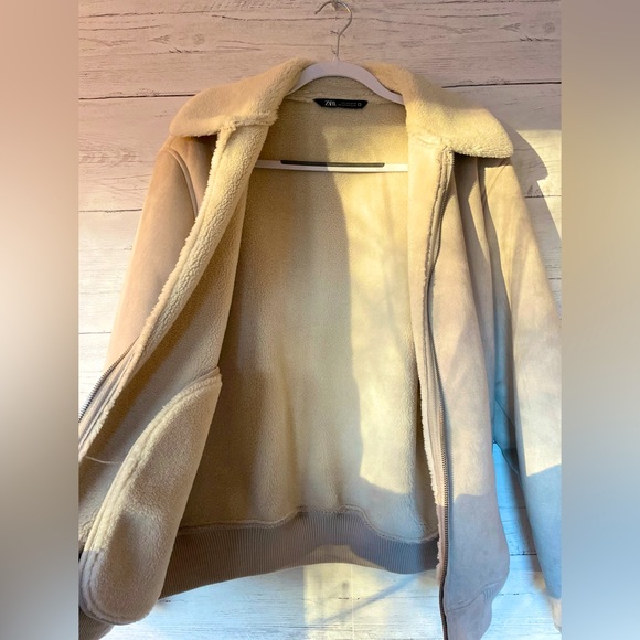 Zara bomber. Faux suede/ shearling. Size L - Picture 4 of 12